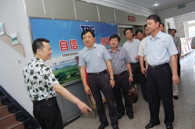 2011年8月，時任浙江省委組織部副部長莊躍成視察918博天堂